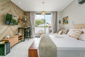 Iron/ironing board, internet, bed sheets - 600 Mbps Wi-Fi | Ocean View Pool | #SAL03 (Florianópolis)