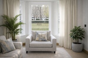 TV - Stylish Holborn /Covent Garden |  2BR 2BTH Flat | 110sqm (London)