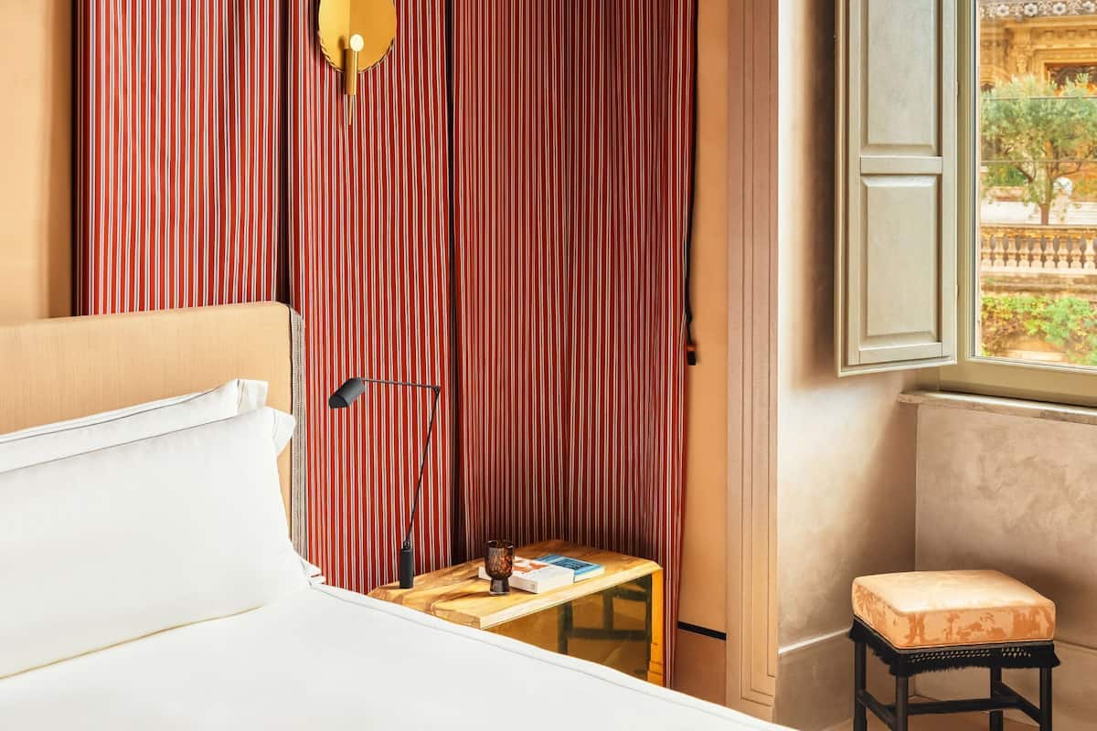In-room safe, desk, laptop workspace, free WiFi