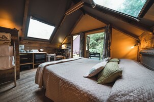 Superior Tent, 1 Bedroom, Ensuite, Garden View | In-room safe, bed sheets