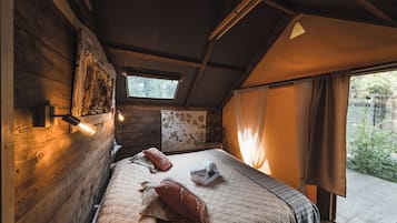 Barraca grand, 1 cama King, suíte, vista para o jardim | Cofres nos quartos, roupa de cama