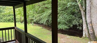 Hemlock Cabin, a small cozy stay on the Hiawassee