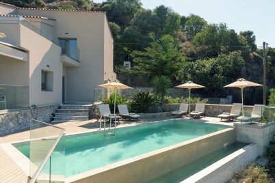 Villa Dorothea - Five Bedroom Villa, Sleeps 10