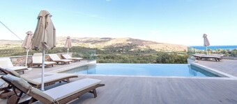Villa Dorothea - Five Bedroom Villa, Sleeps 10
