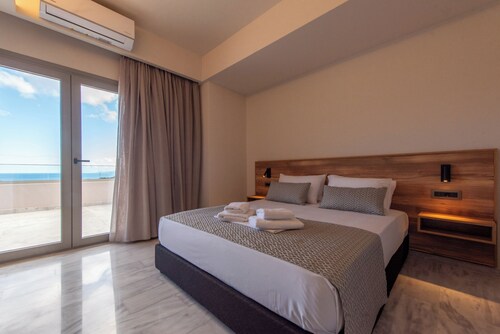 Villa Dorothea - Five Bedroom Villa, Sleeps 10