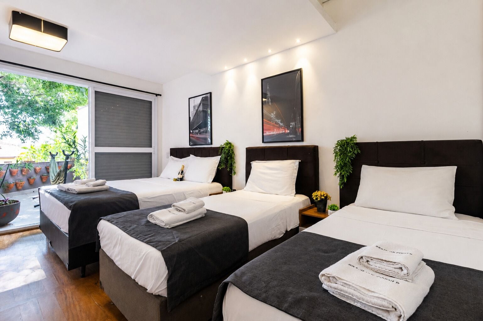 Casa | Una scrivania, postazione laptop, Wi-Fi gratuito