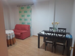 Interior - Apartment 'Piso Centroolula' with Balcony and Air Conditioning (Olula del Río)