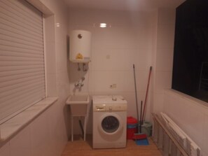 Interior - Apartment 'Piso Centroolula' with Balcony and Air Conditioning (Olula del Río)