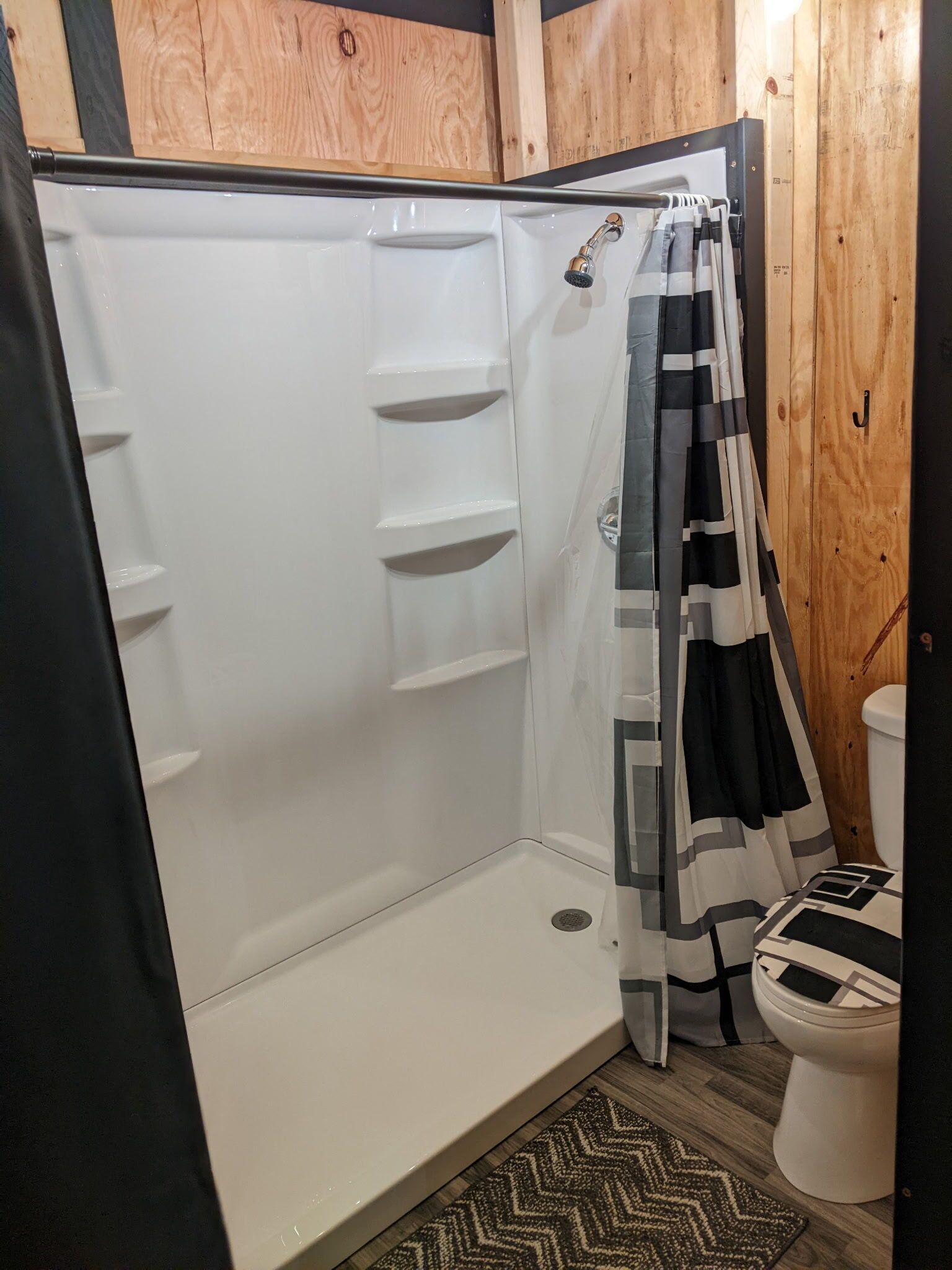 Toallas, jabón, papel higiénico