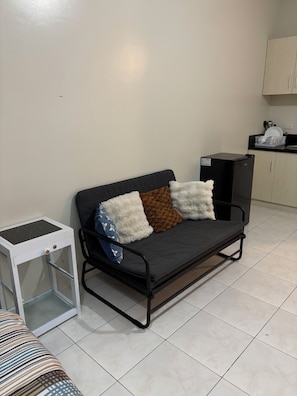 Living area - Carnivale Inn Staycations (Manila)