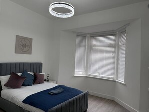 2 bedrooms, iron/ironing board, free WiFi, bed sheets - City Center Cardiff Apartment - 2 Bedrooms (Cardiff)
