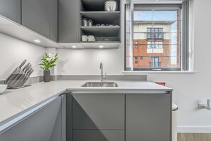 Interior - Spacious & Modern 2BED Apartment in Birmingham (Birmingham)
