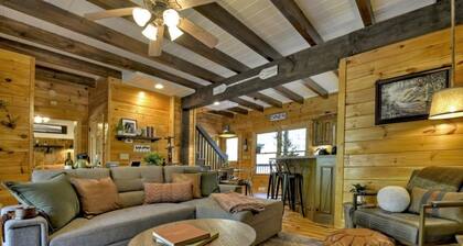 New! Rocco's creekside cabin, relax and wine down