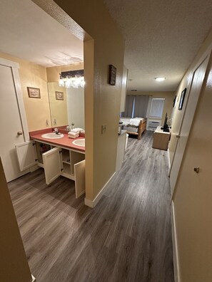 Iron/ironing board - Cozy Bigfork Retreat Near Flathead Lake (Bigfork)