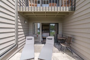 Outdoor dining - Cozy Bigfork Retreat Near Flathead Lake (Bigfork)
