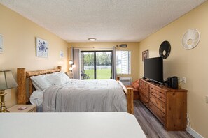 Iron/ironing board - Cozy Bigfork Retreat Near Flathead Lake (Bigfork)