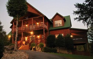 开间 | 4 多间卧室、高速上网