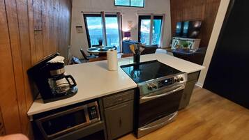 微波炉、烤箱、炉灶