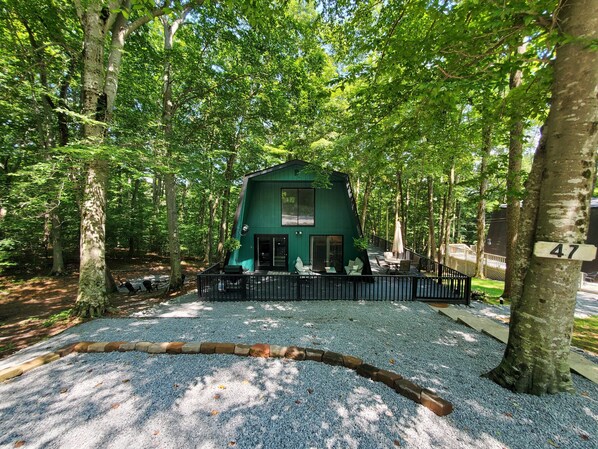 Exterior - 1 mile to Jamestown Marina, 2-bedroom cabin in charming Jamestown, KY (Jamestown)