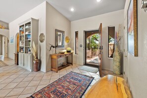 Interior - On the Rocks - Beautiful 3 BR / 2 bath home nestled in the heart of West Sedona (Sedona)