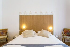 3 Schlafzimmer, Schreibtisch, Bügeleisen/Bügelbrett, Reisekinderbett