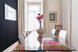 Dining - Principe Real Orange tree w/ view 3 bedrooms flat! (Lisbon)