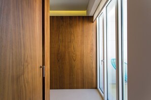 Interior - Architectural poetry in an unique 3bdrs view flat! (Lisboa)