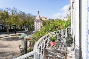 Property grounds - Lisbon charming balcony flat w/ air conditioner! (Lisboa)