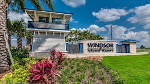Unclassified image, 2 of 47, button - Private Pool Family Escape at Windsor Island (Davenport)