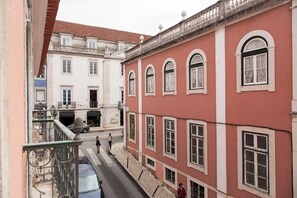 Property grounds - Principe Real beautiful 3 bedrs flat! Great WI-FI! (Lisboa)
