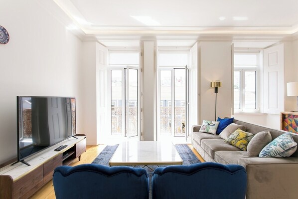 TV - Lisbon luxury retreat! 2 suites! (Lisboa)