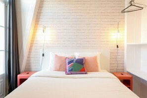 1 bedroom, iron/ironing board, travel cot, free WiFi - Lisbon beautiful small penthouse w/ Ac! (Lisboa)