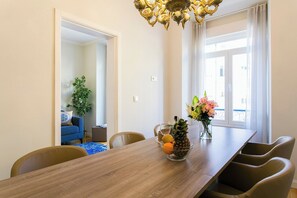 Dining - Art Déco 4 bedrooms flat in the city center!!! (Lisboa)