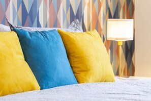 2 Schlafzimmer, Bügeleisen/Bügelbrett