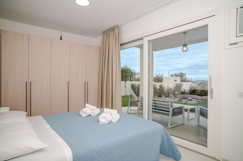 Holiday Home 'Acquamarina Apartment' with Sea View, Wi-Fi and Air Conditioning