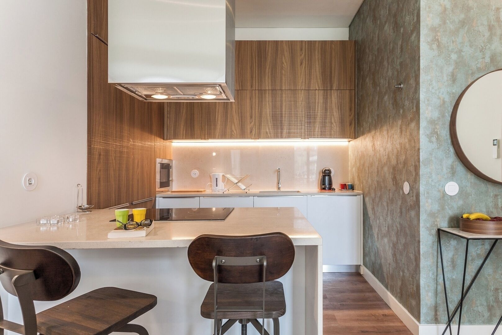 ثلاجة، ميكروويف، فرن، موقد طهي مسطح