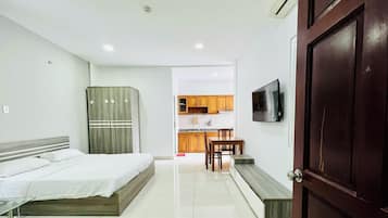 Apartamento estándar, balcón, vistas al patio | Sistema de insonorización y wifi gratis