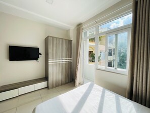 Standard Apartment, Balcony, Courtyard View - EMERALD APARTMENTS (ho chi minh)