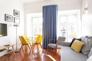 TV - Lisbon great 1 bdr flat with air condicioner! (Lisboa)