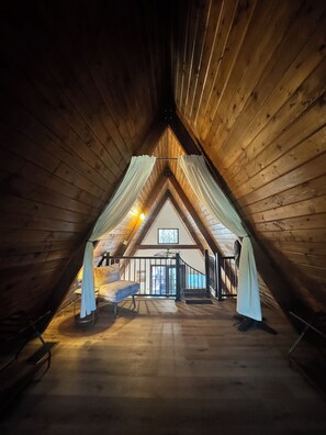 Interior - Cozy 3-bedroom Animal Hill A-Frame in Munds Park (Munds Park)