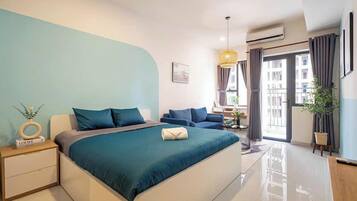 Presidential Suite, 2 Bedrooms, City View, Poolside | Egyptian cotton sheets, premium bedding, down comforters