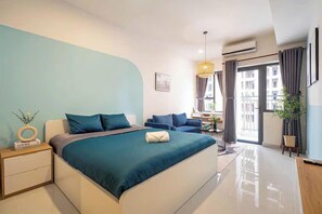 Presidential Suite, 2 Bedrooms, City View, Poolside | Egyptian cotton sheets, premium bedding, down comforters