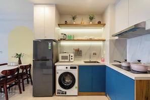 Presidential Suite, 2 Bedrooms, City View, Poolside | Egyptian cotton sheets, premium bedding, down comforters