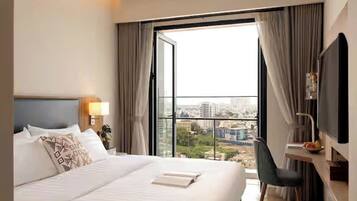 Family Suite, 3 Bedrooms, City View, Executive Level | View from room