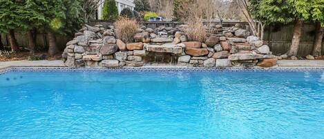 Alberca techada y alberca climatizada