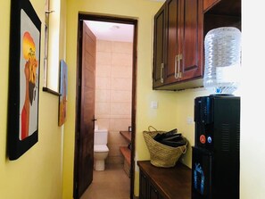 مناشف، صابون، ورق حمّام