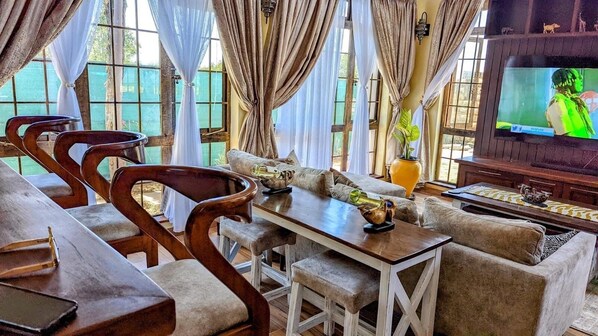 Dining - 1-bedroom Waterfront Cascades Apartment 3rd C4, for your stay in utawala Nairobi (Nairobi)