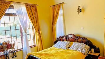 Iron/ironing board, WiFi, wheelchair access