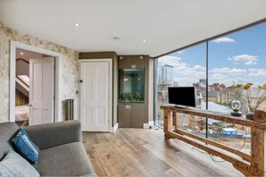 Living area - Spectacular top floor apartment (London)