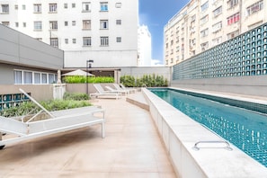 Outdoor pool - Moderno com AC piscina e academia (São Paulo)